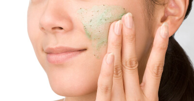 Exfoliation removes all those particles which gather over the skin and helps getting rid of blackheads