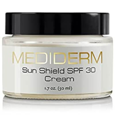 MediDerm Sun Shield Moisturizer protects your skin from the side effects of UV rays and keeps the skin hydrated