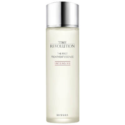 Missha Time Revolution – The First Treatment Essence evens out your skin tone by getting rid of dark spots and hydrates your skin leaving it tighter and less oily