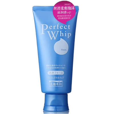 Shiseido Fitit Perfect Whip Cleansing Foam penetrates into the skin and unclogs pores and blackheads