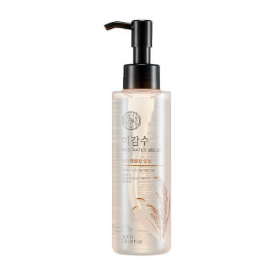 The Face Shop – Facial Cleanser Natural Rice Water moisturizes your skin and brighten it without giving an artificial look